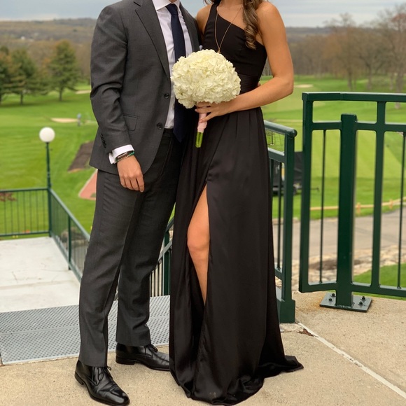 Vera Wang Dresses & Skirts - Black evening gown